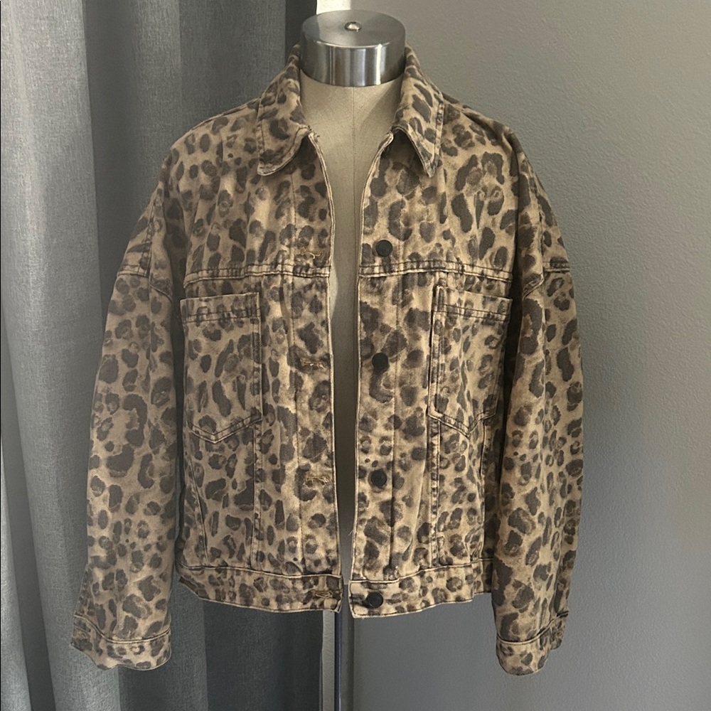 Free people We the Free opal swing denim in leopard print. Size Small